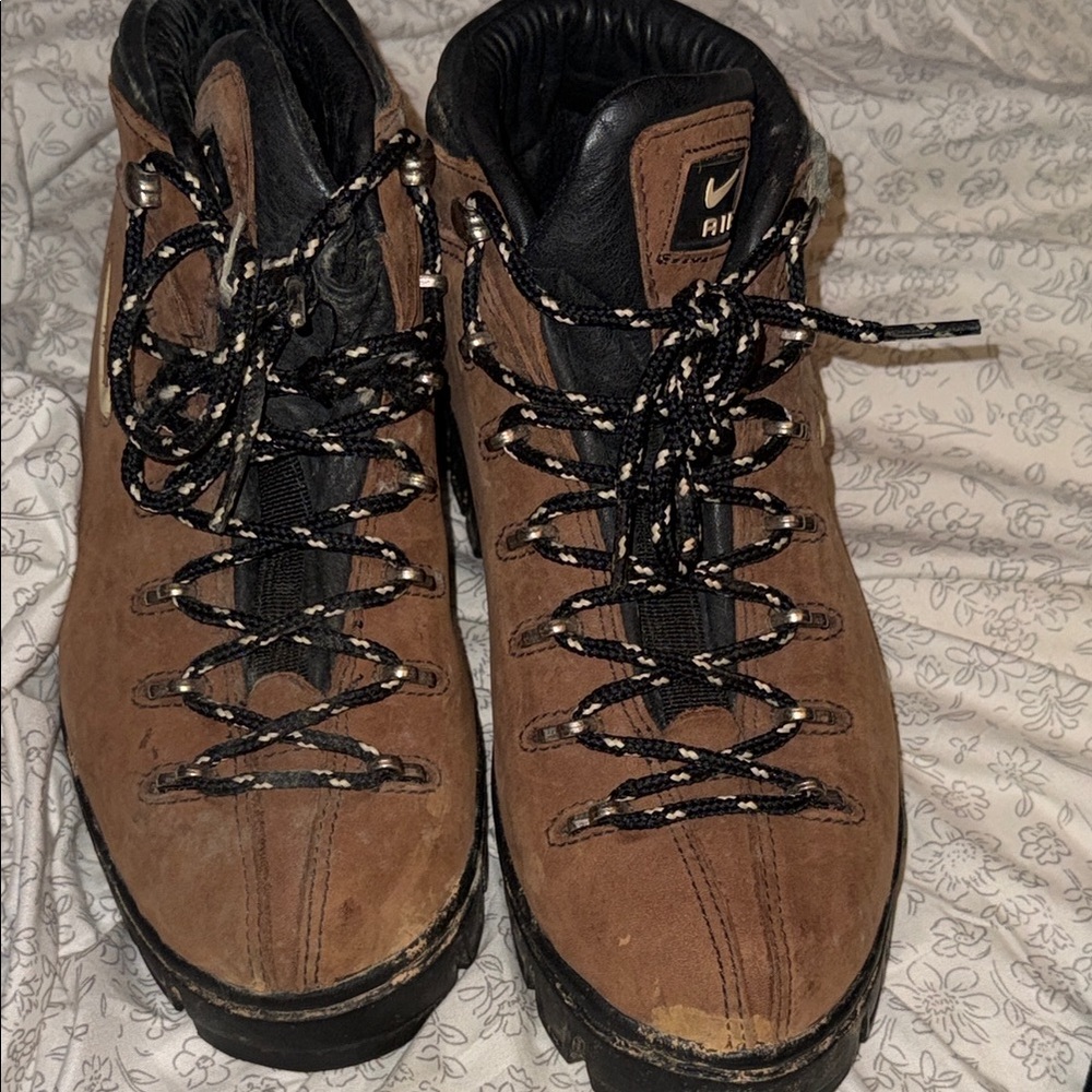 Nike ACG Brown Hiking Boots